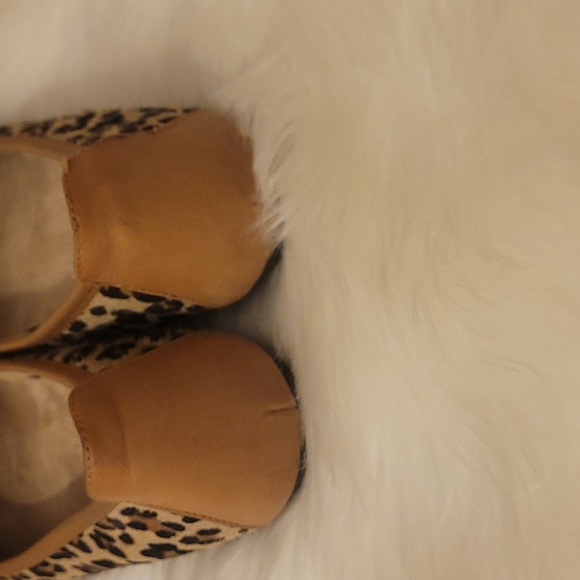 Vionic Shoes - Picture 3 of 6